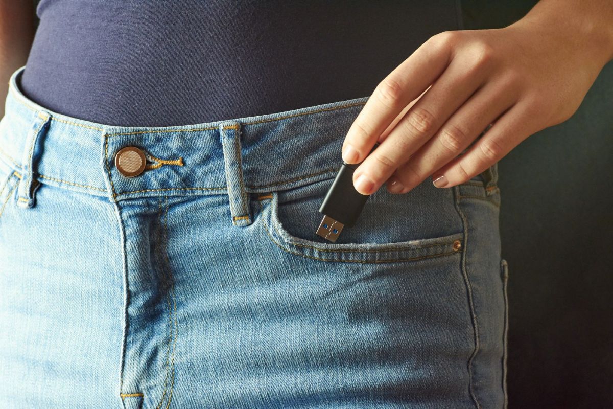 Young people in the United Kingdom say they haven't seen much of a change in their peers' vaping habits despite a ban on disposable e-cigarettes.