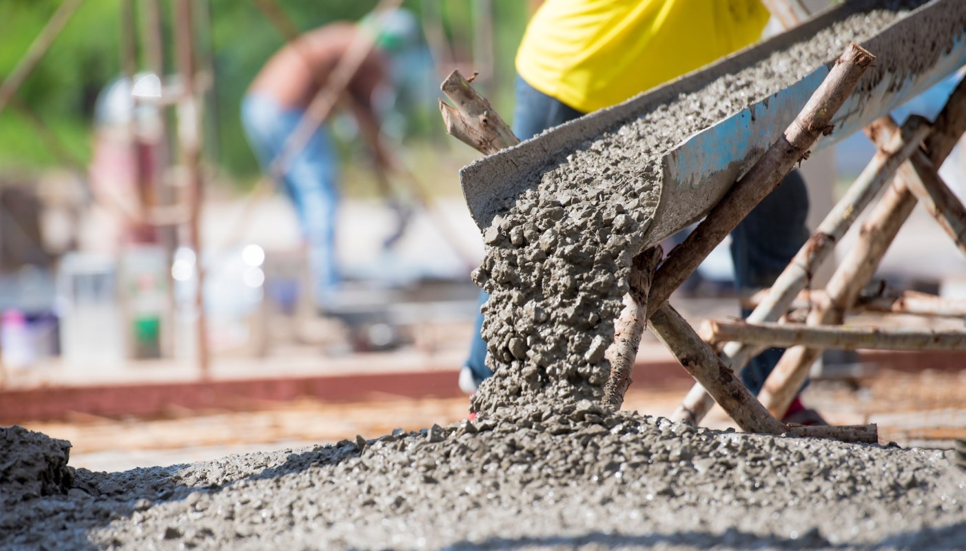 Building material experts in the UK are testing a concrete clinker alternative, using recycled concrete fines.