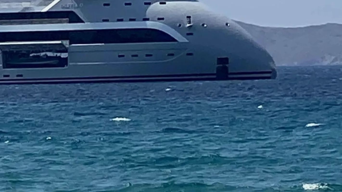 One Redditor sparked a heated conversation after sharing an image of the Olivia O yacht, known for its polarizing appearance.