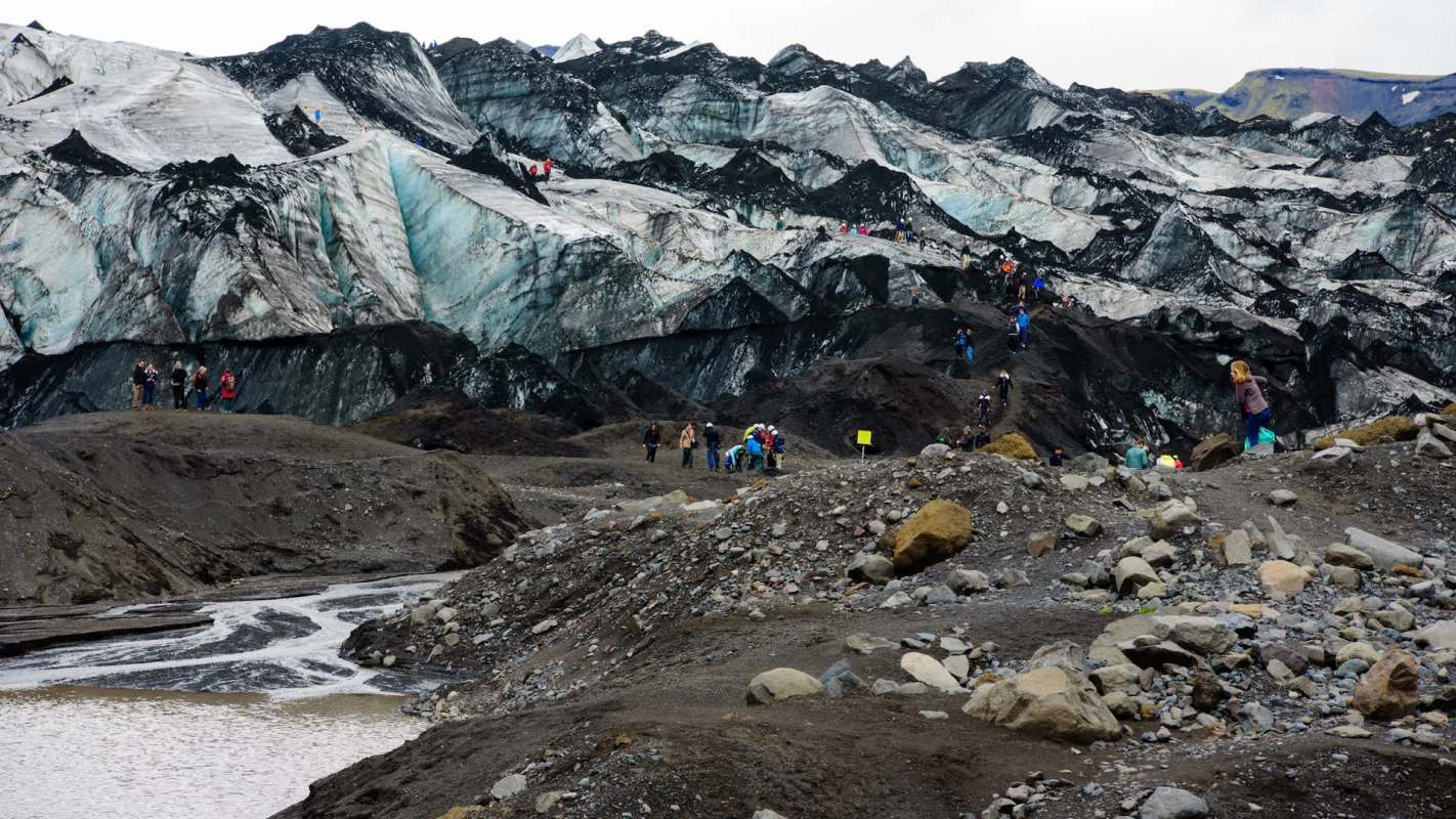 Tourist-built rock cairns — sometimes called "tourist's warts" in Icelandic — are drawing new criticism.