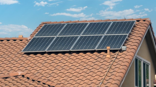 Leasing solar panels is one way to save on energy costs, but it could make selling your home more challenging.