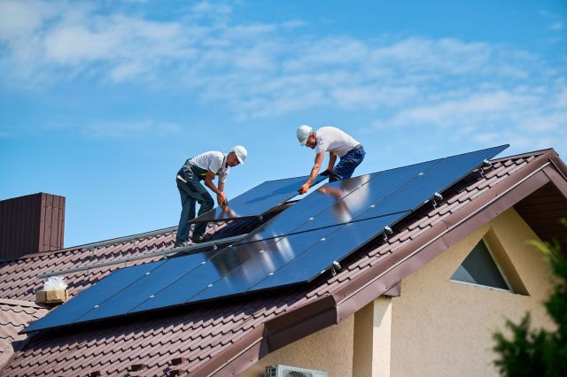 Installing solar panels on your roof can feel daunting, but understanding the solar installation process can provide peace of mind.