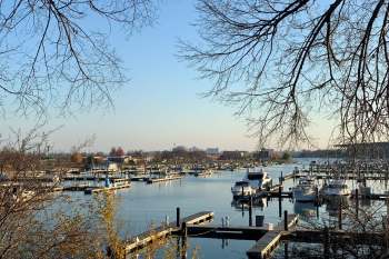 A $100 million superyacht has been spotted on the Chicago River, attracting huge crowds while also highlighting the environmental impact of luxury.