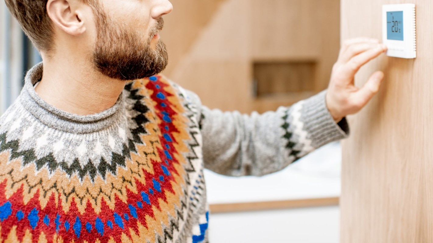 This TikTok hack reveals the ideal winter thermostat setting to maximize comfort and savings.