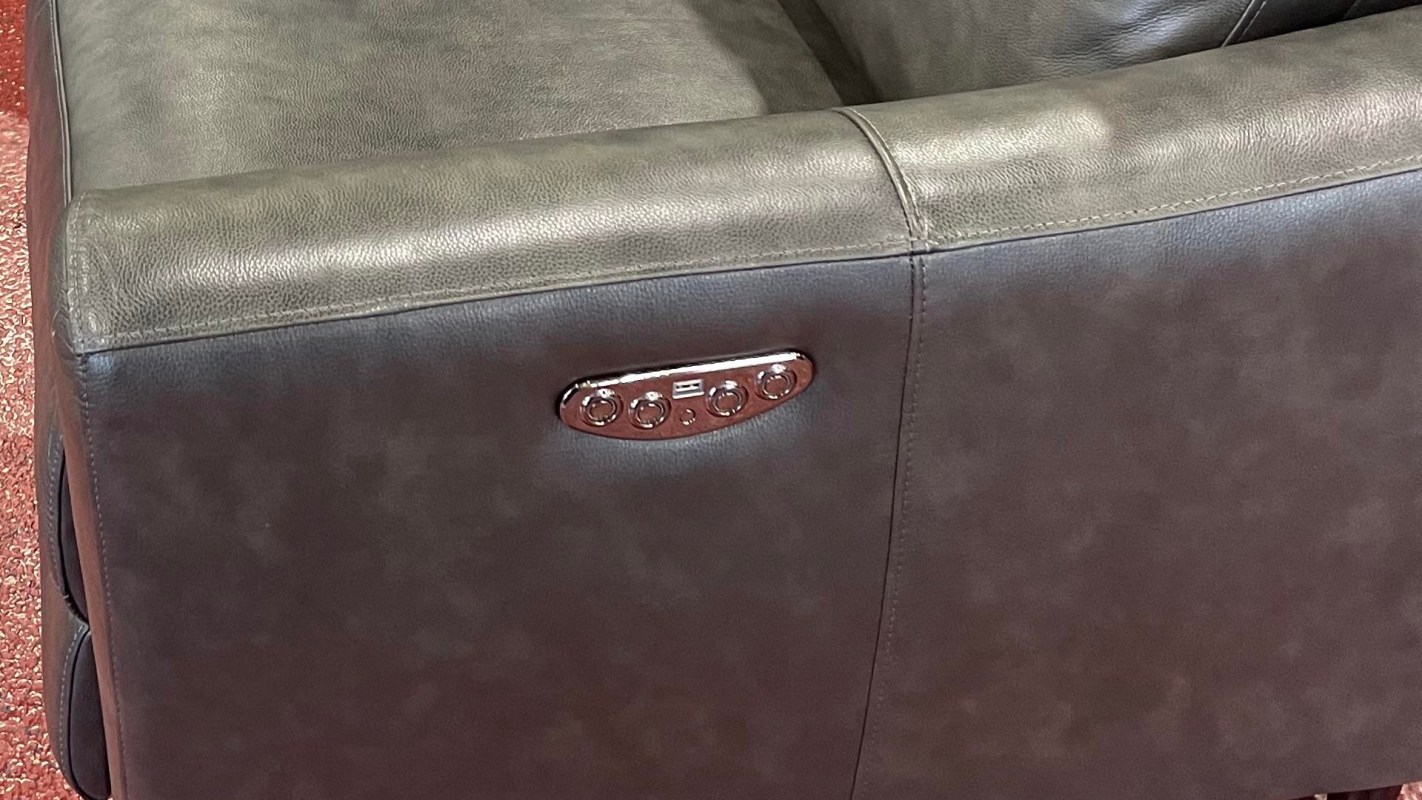 One thrifter shared their experience with finding a thrifted couch being sold at an exorbitant price.