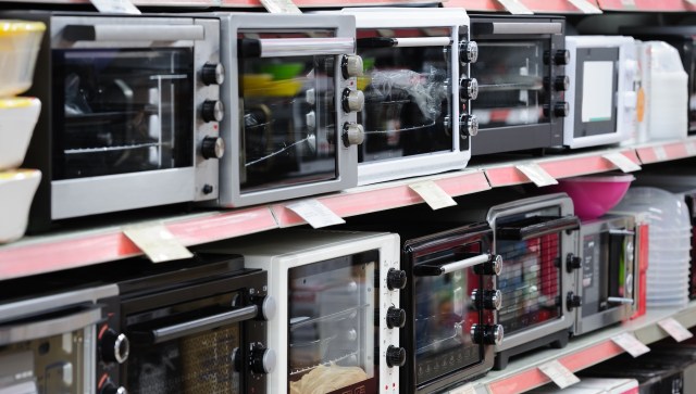 Looking for a Breville Smart Oven on the cheap? One Redditor scored a $250 toaster oven for less than $13 at the thrift store.