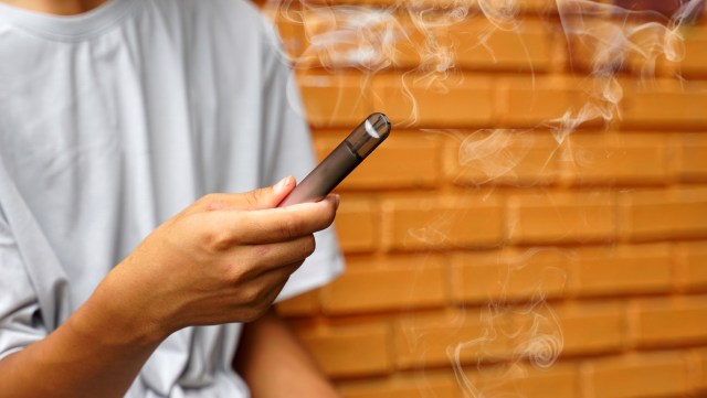 A national study has warned of growing nicotine addiction in young people who vape.