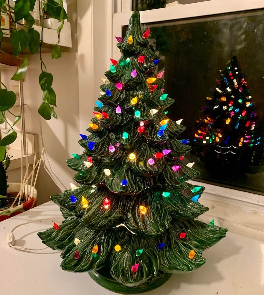 One Redditor was lucky enough to score a 21-inch light-up ceramic Christmas tree for free, thanks to a house clearance.