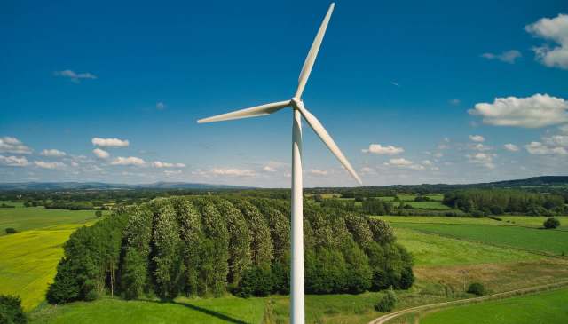 Wind turbines work properly in cold weather, contrary to social media posts that claim they fail when temperatures drop.