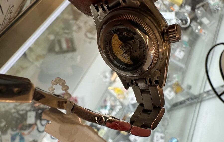 One thrift store shopper recently spotted a suspicious luxury brand item for sale at Goodwill and felt compelled to share it.