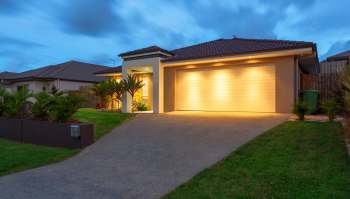 One Redditor was hit with an outrageous $1,500 electricity bill, and the comments section had plenty of opinions on what he/she should do.