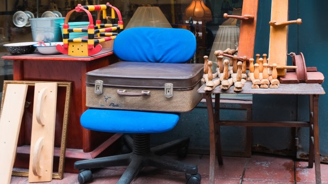 A simple trip to the thrift store resulted in an unexpectedly high-quality coffee table designed by Adrian Pearsall for a jaw-droppingly low price.