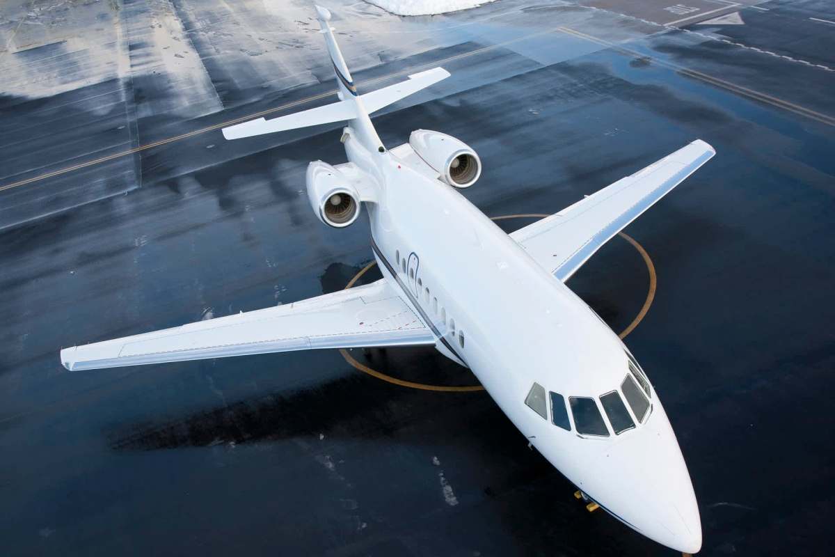 Nigerian business leader Aliko Dangote recently blasted his fellow billionaires for prioritizing luxury goods over community investments.