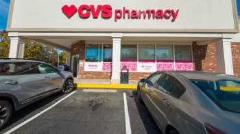 A DoorDash driver shared a screenshot of a ridiculous $21 CVS delivery payout for a single item, sparking disbelief across Reddit.