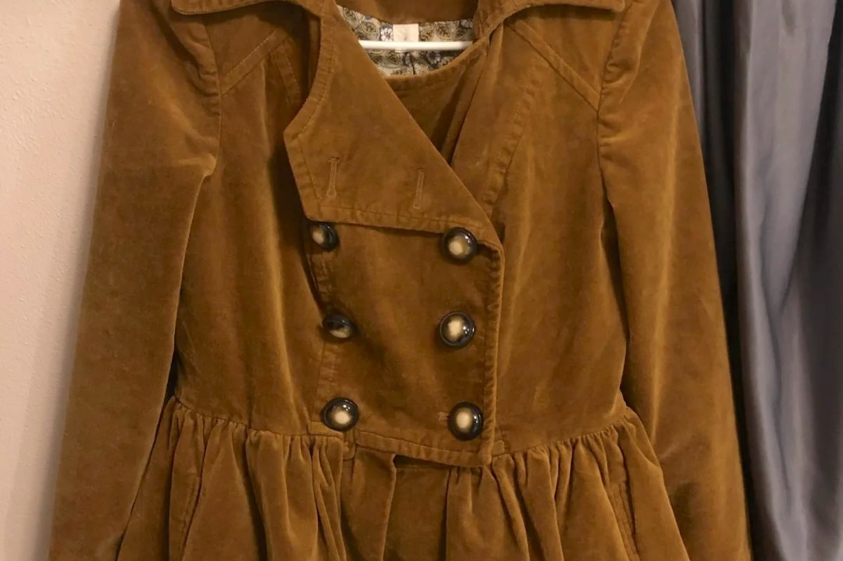 One Redditor's stunning discovery was made in the pocket of a thrifted jacket.