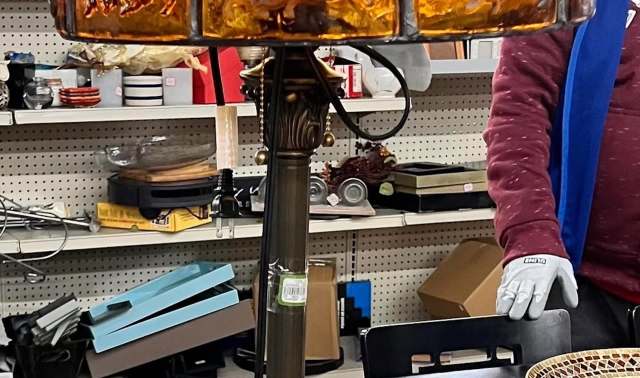 One Goodwill shopper was shocked to find a $160 lamp — and Reddit's infuriated too.