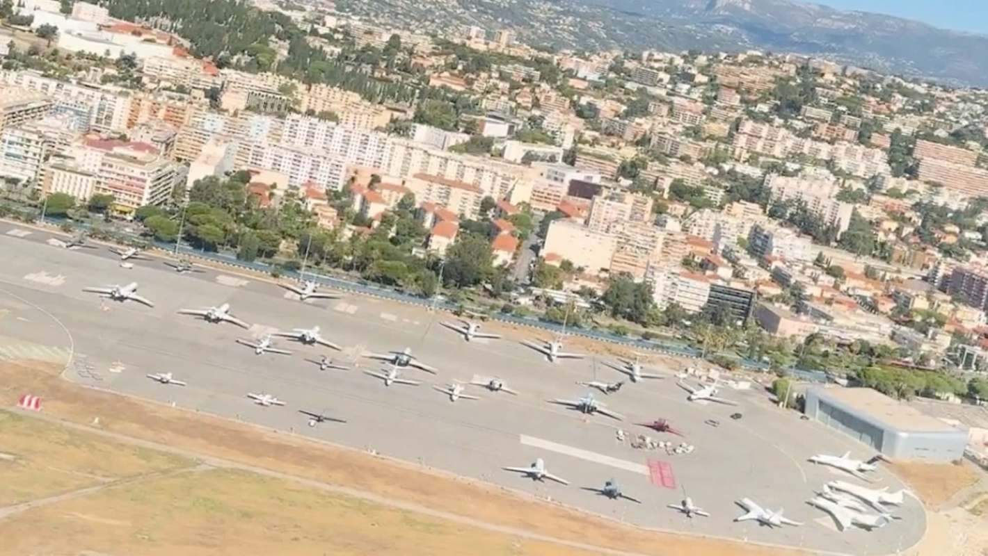 A video from an airport in the French city of Nice shocked Reddit community members.