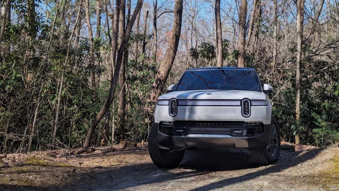 One Redditor's opinion on the Rivian 2023 Quad Large 20" R1S was shared after a year of driving it.