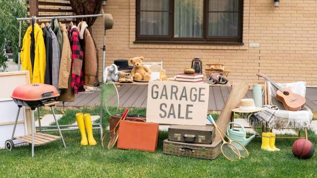 One Reddit user shared how they stumbled upon a 19th-century Samuel Alcock & Co. serving dish at a Michigan garage sale.