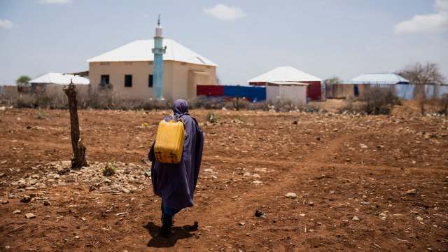 Communities in central Somalia are facing worsening conditions as regional officials warn that a prolonged drought is severely disrupting daily life.