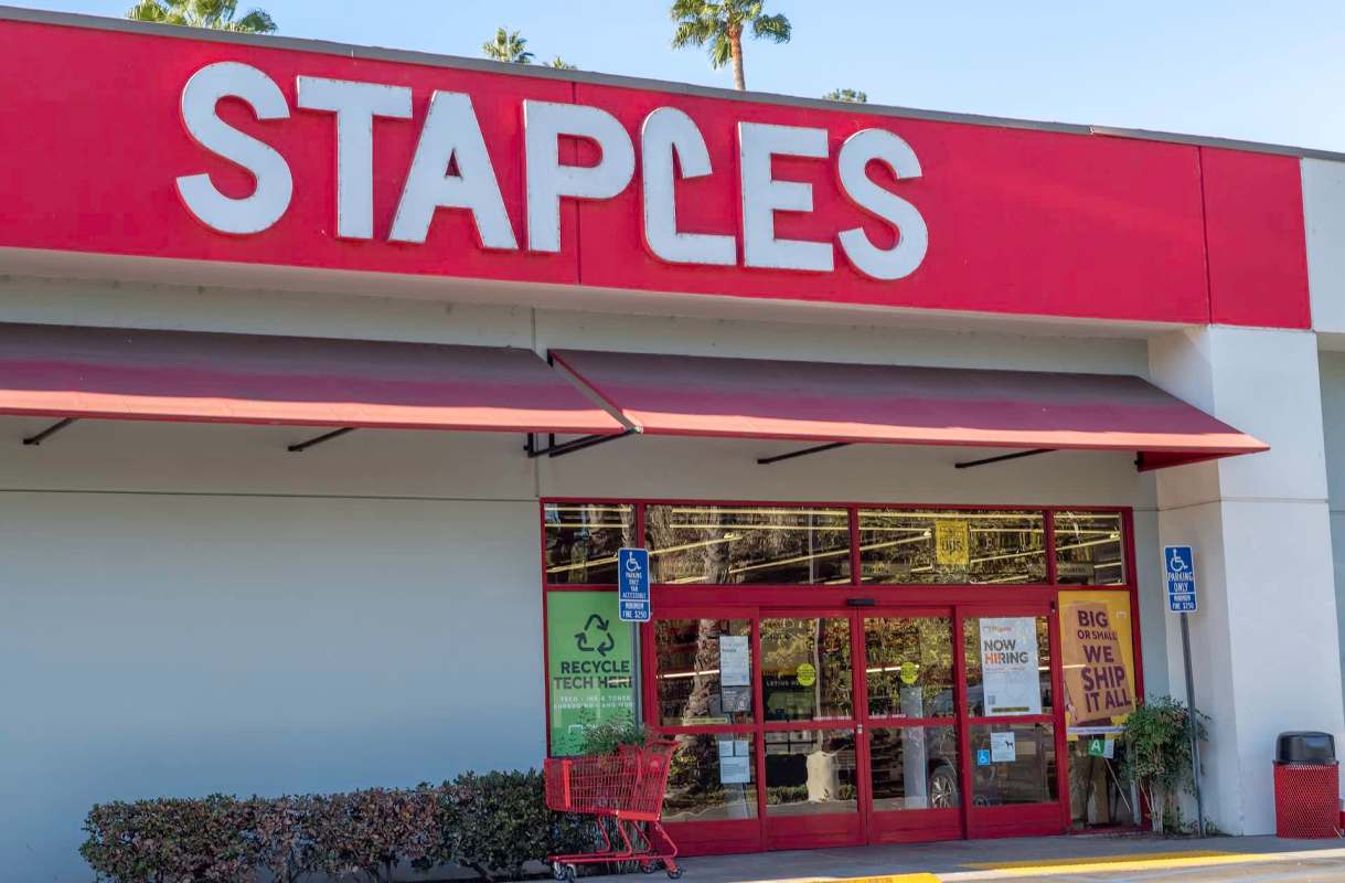 One person found something else entirely when they went shopping at Staples.