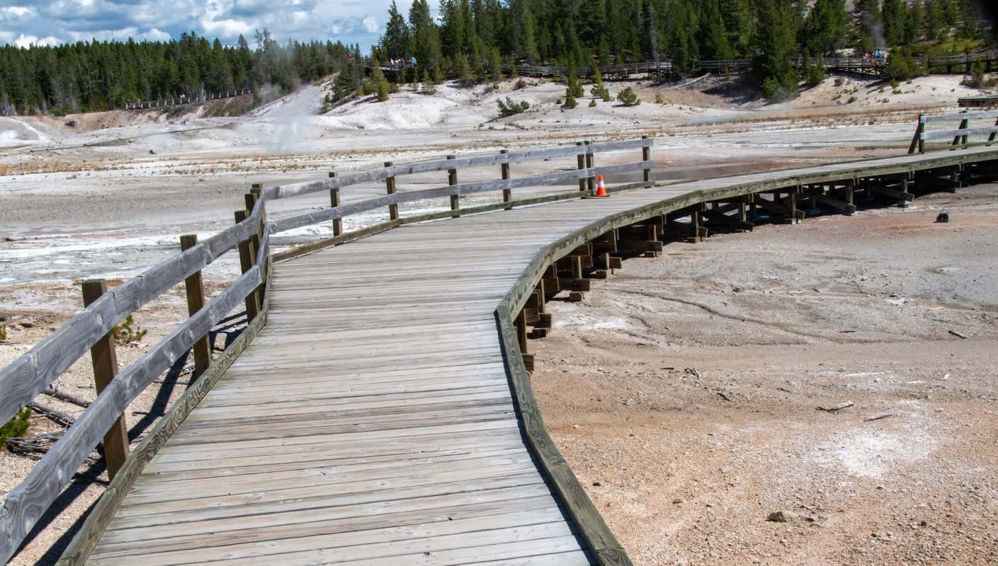 Photos shared to a Facebook group, Yellowstone National Park: Invasion of The Idiots, showed yet another tourist failing the assignment.