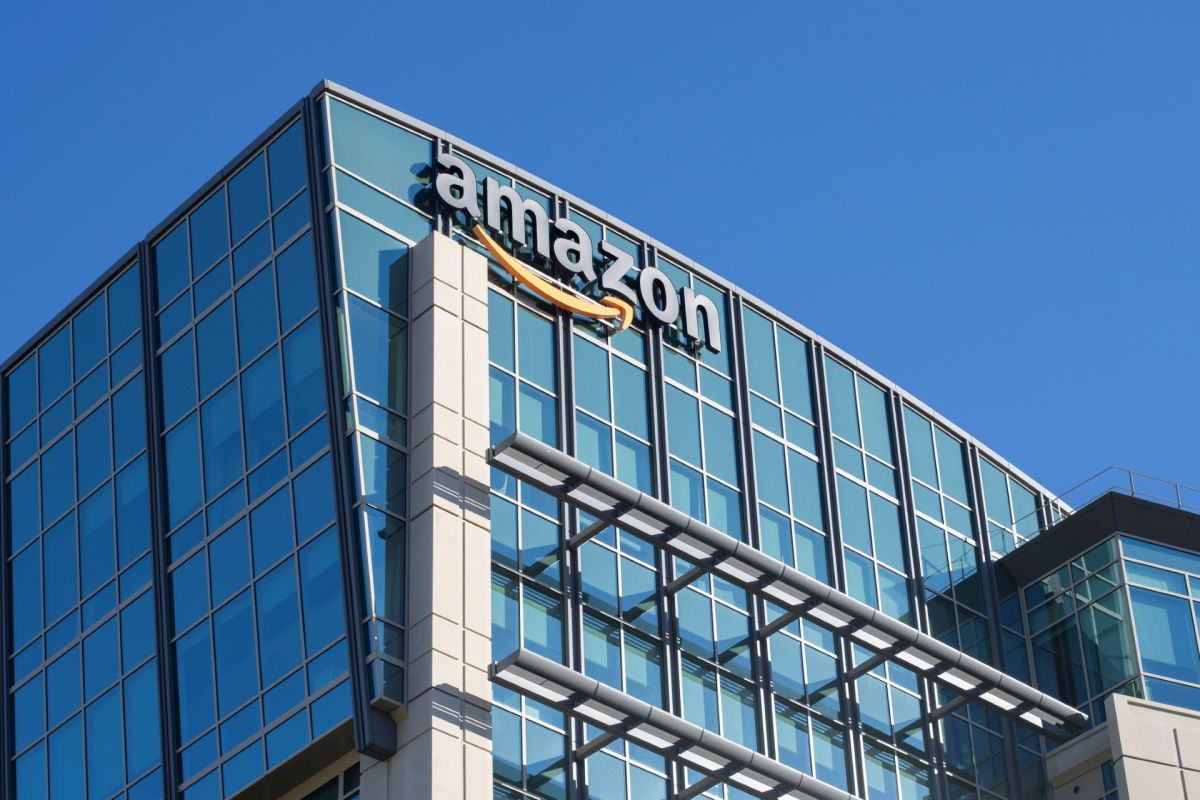 Amazon's dynamic pricing algorithm led schools and municipalities to overpay for office supplies, a new report has indicated.