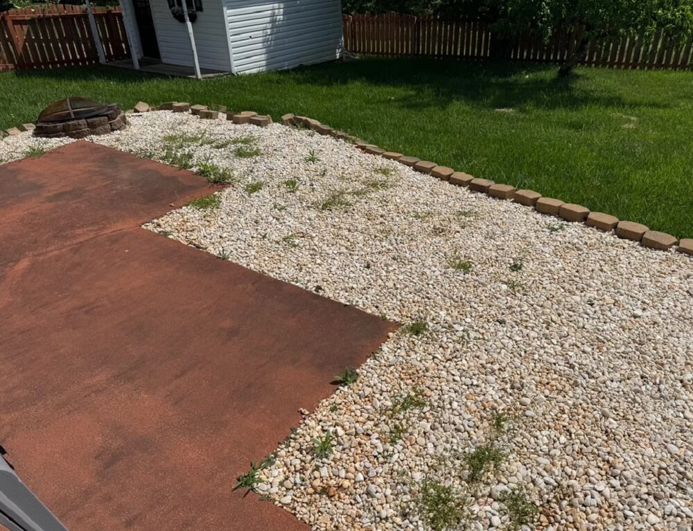 A homeowner went to Reddit for help with their persistent weed problem.