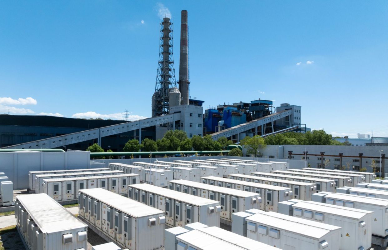 In 2025, a record number of clean energy projects were approved in the UK, thanks to new government rules.