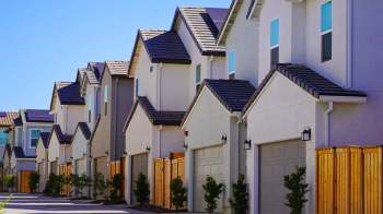 Homeowners' associations can be very annoying to people who have to be in them. One Redditor describes how their friend trolled an HOA over a clothesline.