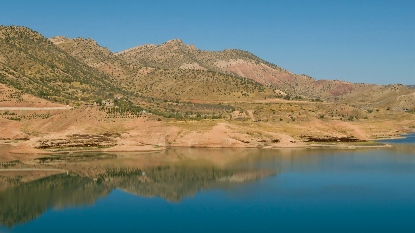 One Iraq dam has had record rainfall, causing its stored water levels to reach historic numbers and delighting locals.
