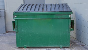 Dumpster diving can be a great way to help combat food waste, as one Redditor demonstrated with an impressive haul of discarded food.