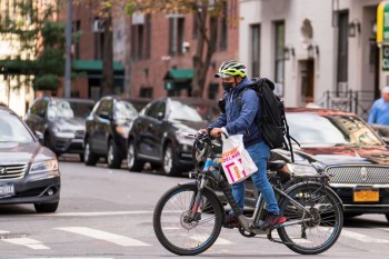 A delivery driver put Dunkin' Donuts on blast after receiving an order with a "stupid amount of packaging."