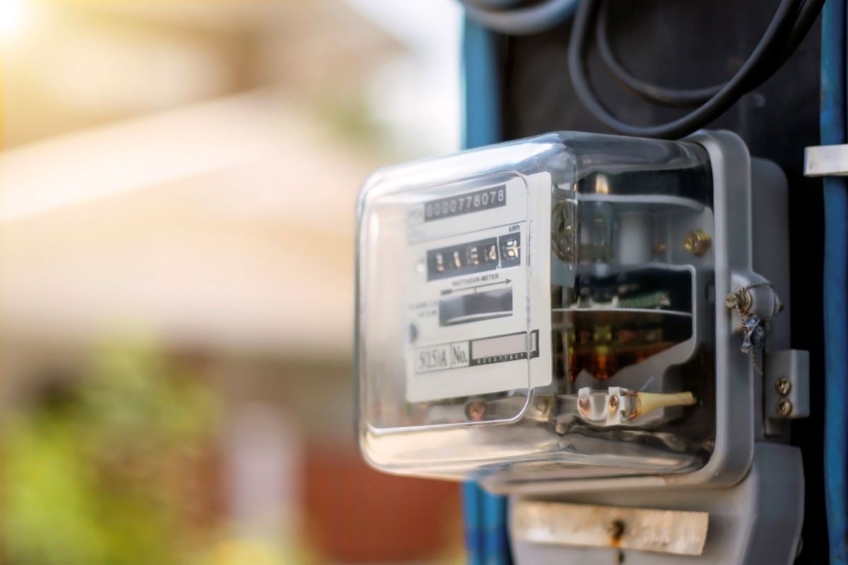 After a costly homeowner's mistake, one Redditor shared how they fixed things, saving lots of money on their energy bill.