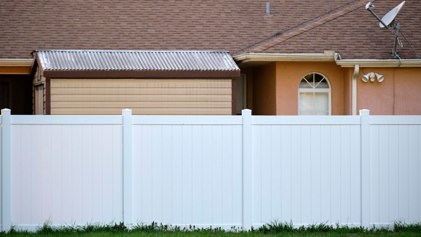 One Hawaiian homebuyer found their dream house but experienced a tree-related disturbance from the soon-to-be neighbors while the home was in escrow.