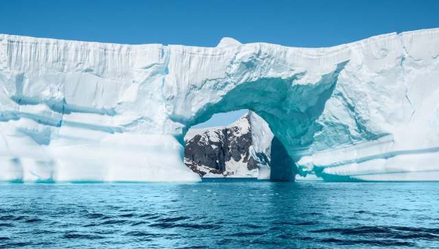 An international team of scientists has established the world's first glacier ice-core sanctuary near Concordia Station on the Antarctic Plateau.