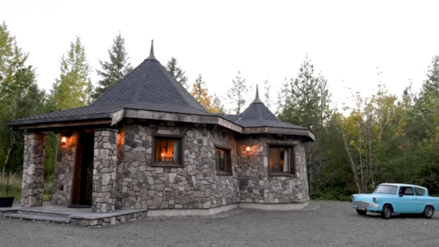 One homeowner's Harry Potter-themed tiny home looks like it was plucked straight from the movie set.
