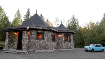 One homeowner's Harry Potter-themed tiny home looks like it was plucked straight from the movie set.