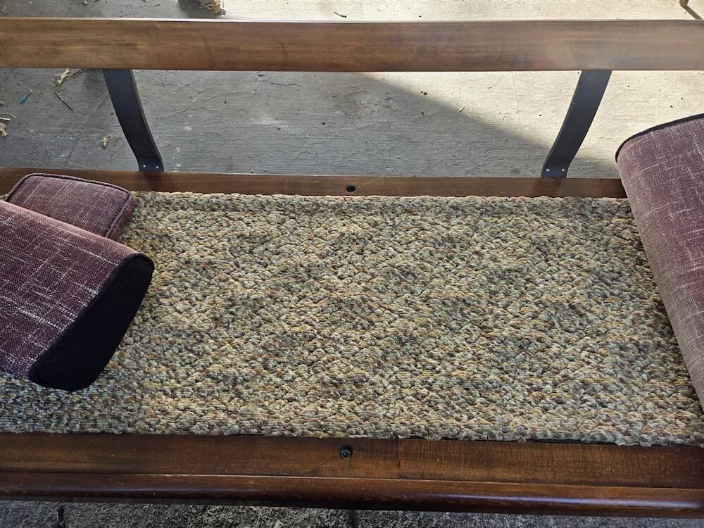 One Redditor shared a phenomenal roadside find, revealing how they picked up a daybed off the curb in Southwest Iowa.