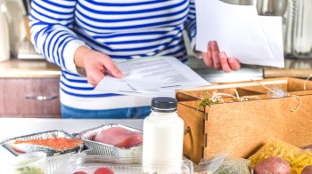 A meal kit can help you avoid food waste, but one Redditor was annoyed about how their package handled just two garlic cloves.