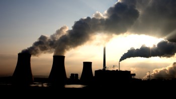 According to a recent study, an orderly shutdown of India's coal-powered electric plants could save the country hundreds of billions of dollars.