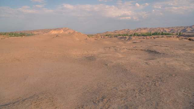 A massive solar panel array in China is due to crack 7,000 megawatts of generation in 2026, according to EnergiesMedia.