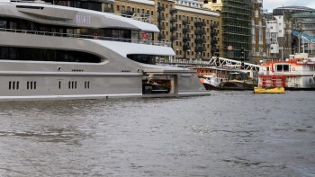 A viral Reddit post highlighted a celebrity New Year's celebration aboard the Kismet, a $360 million superyacht owned by billionaire Shahid Khan.