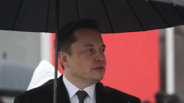 Airline CEO resists Elon Musk's product, Starlink, and Tesla CEO takes it personally.