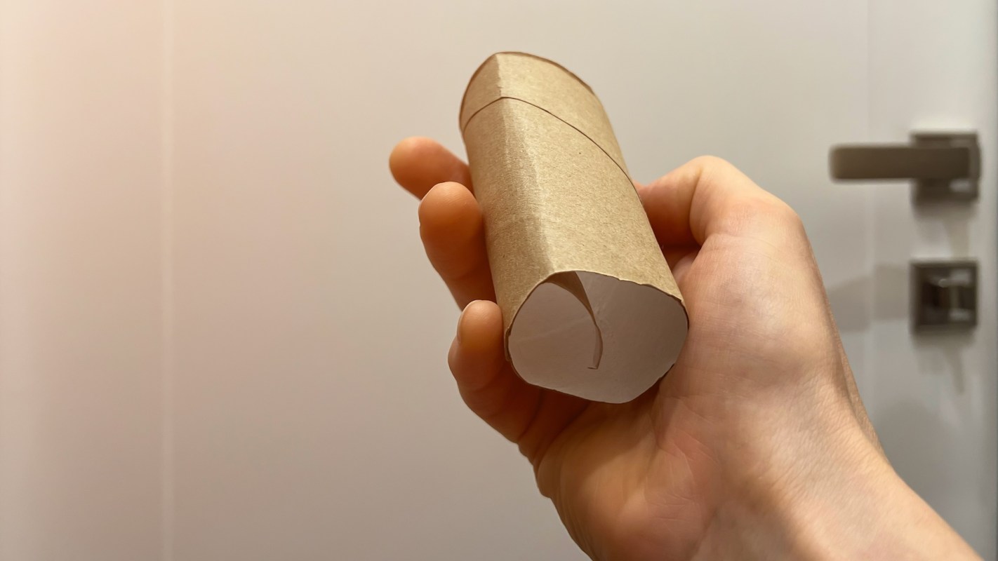 Foodie and crafter Kippi has a clever way of reusing toilet paper rolls as seed starters in the garden.