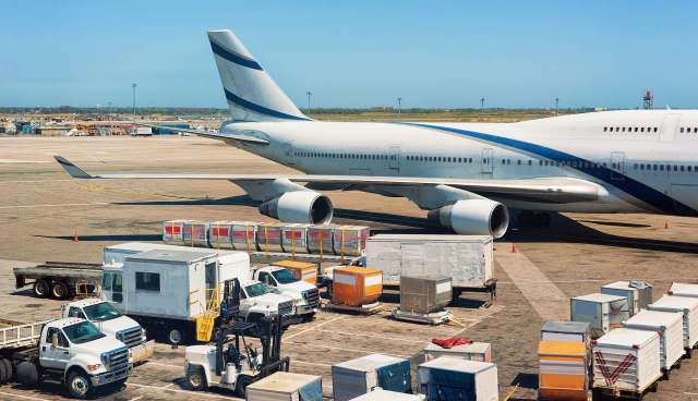 Wildlife officials seized almost 4,000 shark fins being smuggled through Ghana's international airport.