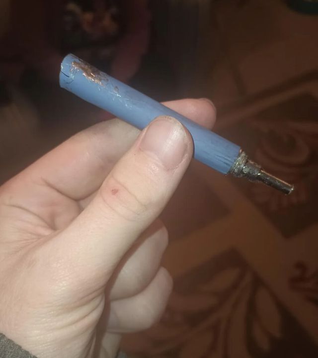 One Redditor found out that the screw stuck in their tire was actually a cracked, old vape pen.