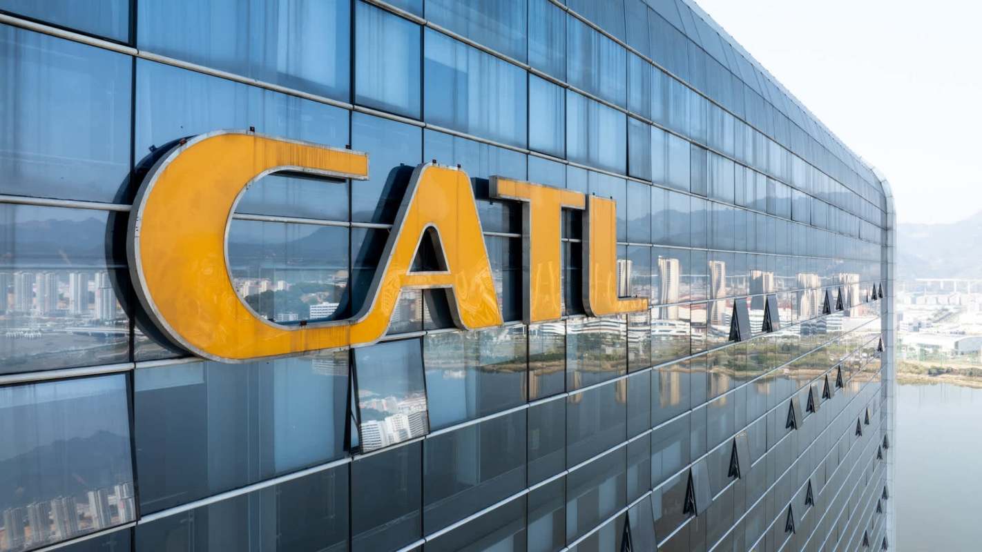 Battery manufacturer CATL is set to begin equipping electric vehicles with sodium-ion batteries by the middle of the year.
