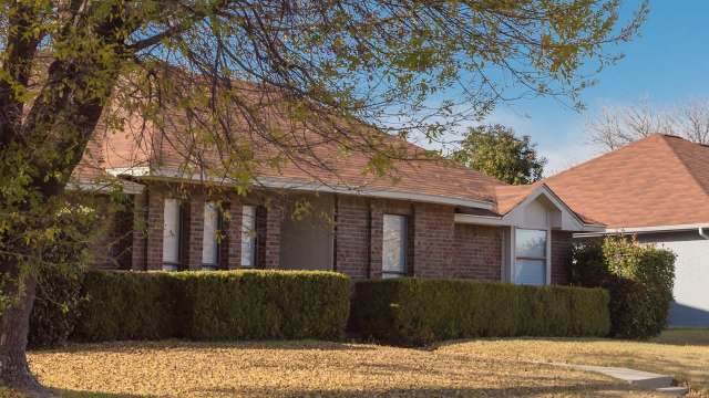One Texas family said they were spending up to $600 per month every month on electricity until they went solar.
