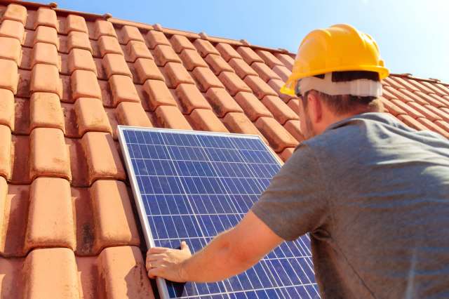Experts reveal why winter is still a great time to install solar panels.
